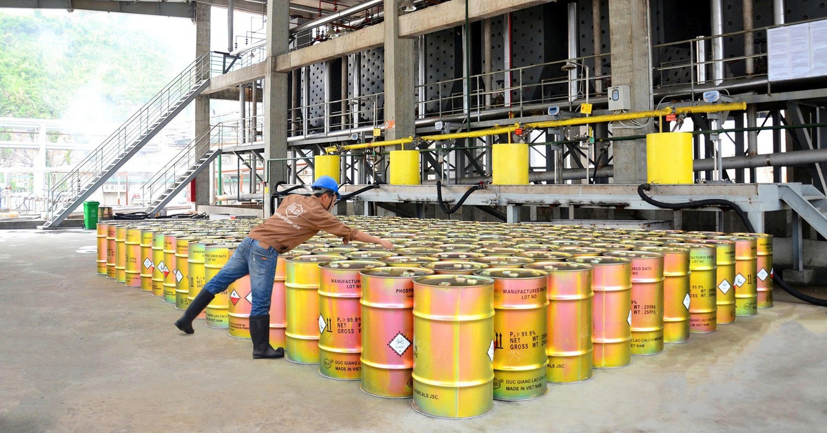 Công ty chứng khoán 'quay xe' khuyến nghị với cổ phiếu của Hóa chất Đức Giang