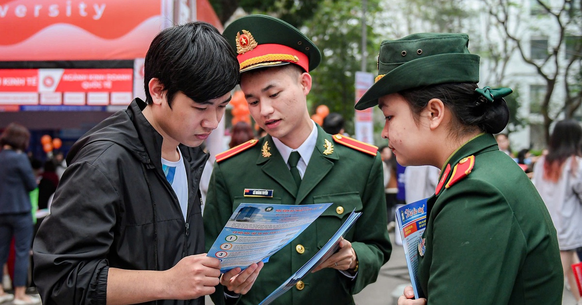 Sơ tuyển vào trường quân đội: Nhiều trường không xét tuyển thí sinh cận thị