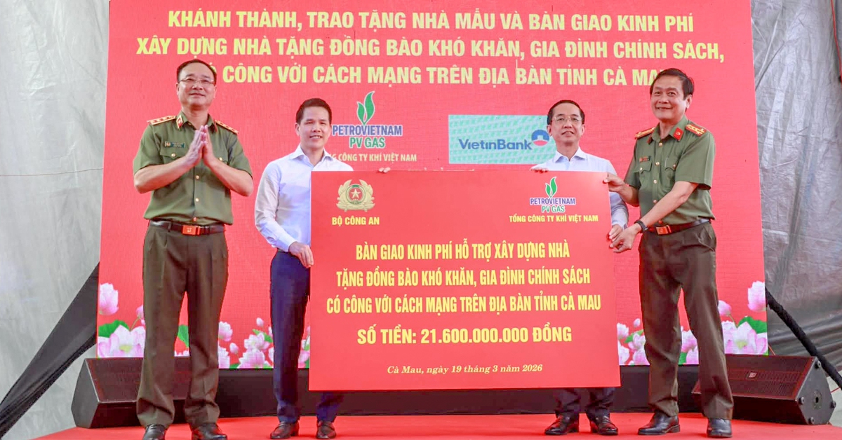 Bộ Công an trao kinh phí xây tặng 500 căn nhà tại Cà Mau