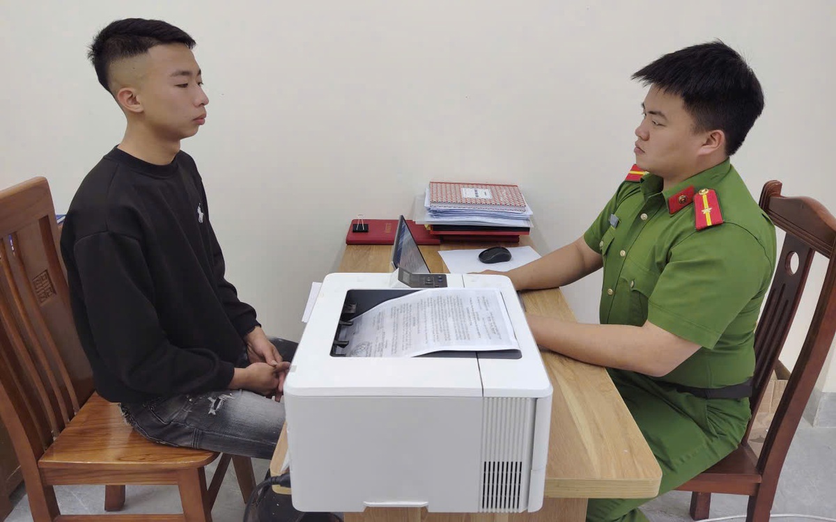 Bị khởi tố vì đánh bạc trực tuyến ngoài quán net