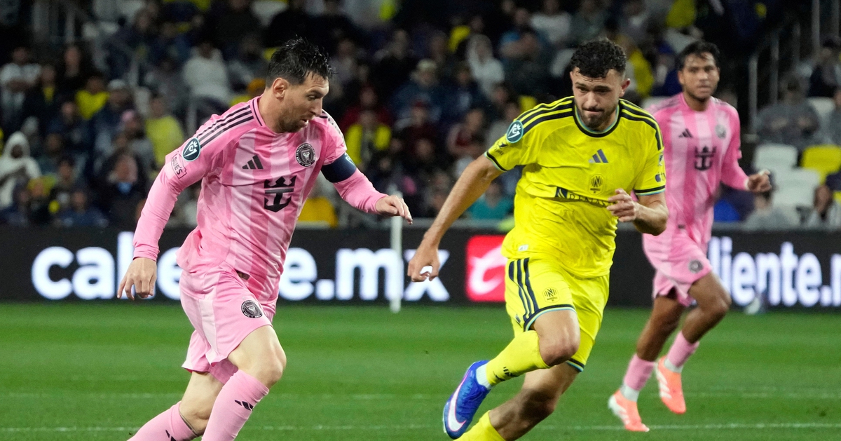 Messi không cứu nổi Inter Miami dù cán mốc 900 bàn thắng