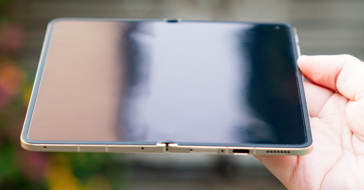 Oppo ra mắt điện thoại gập gần như không còn nếp gấp