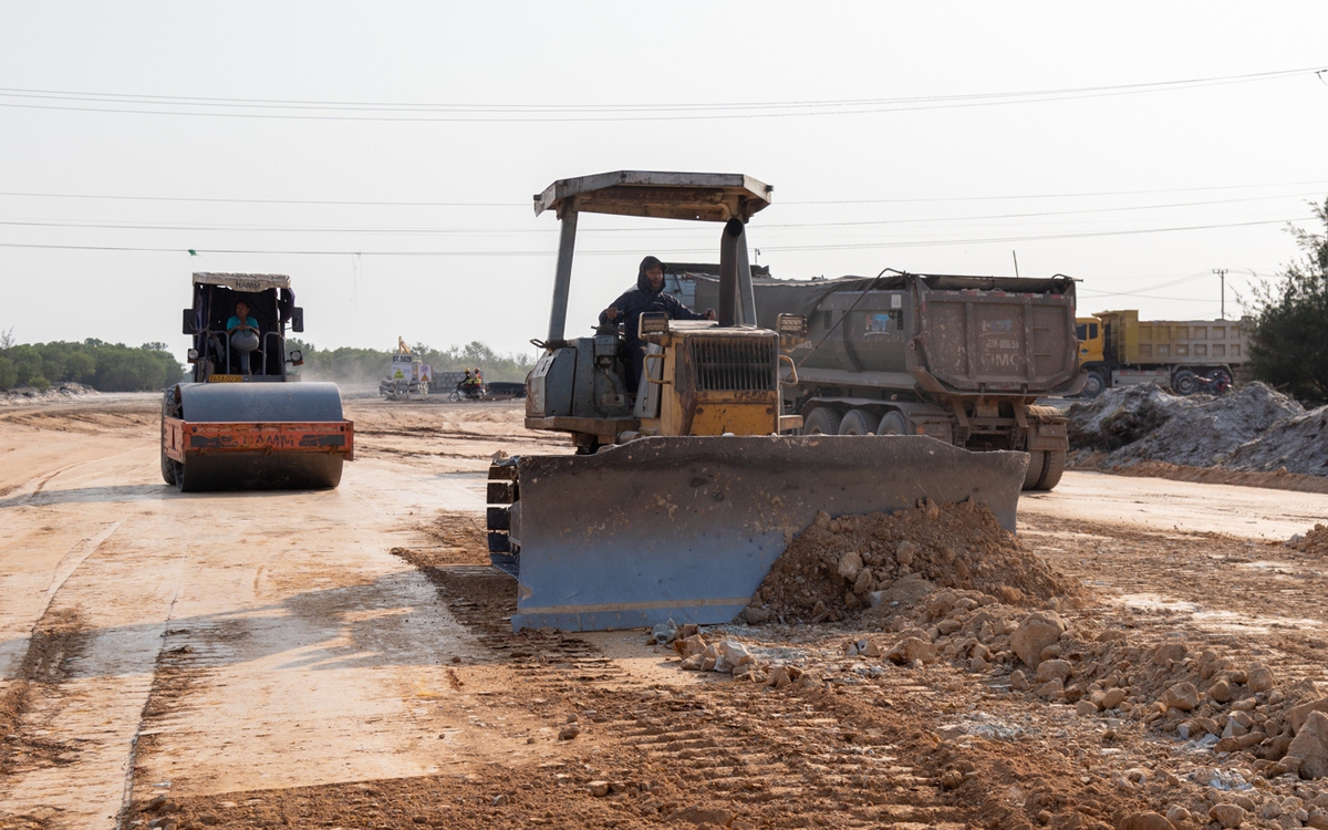Quảng Trị tận dụng từng ngày để cơ bản hoàn thành đường 1.900 tỉ trong 6 tháng