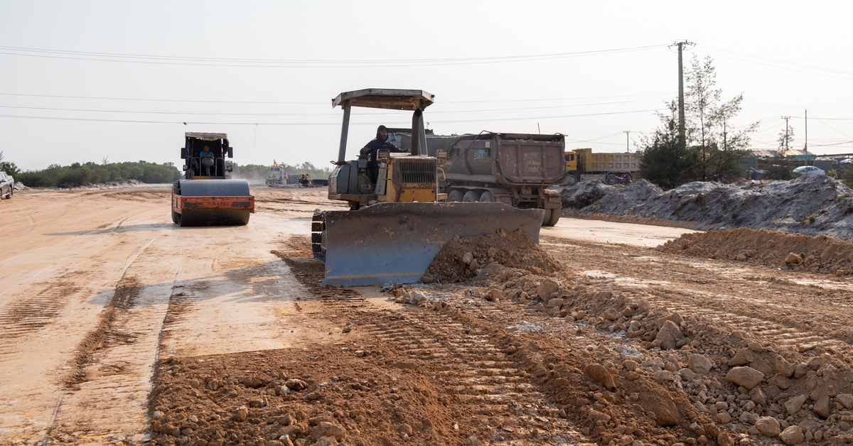 Quảng Trị tận dụng từng ngày để cơ bản hoàn thành đường 1.900 tỉ trong 6 tháng