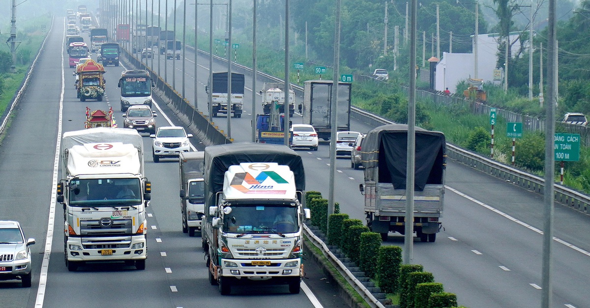 10 ô tô của Cục Cảnh sát giao thông sẽ ghi hình vi phạm trên cao tốc TP.HCM - Trung Lương - Cần Thơ