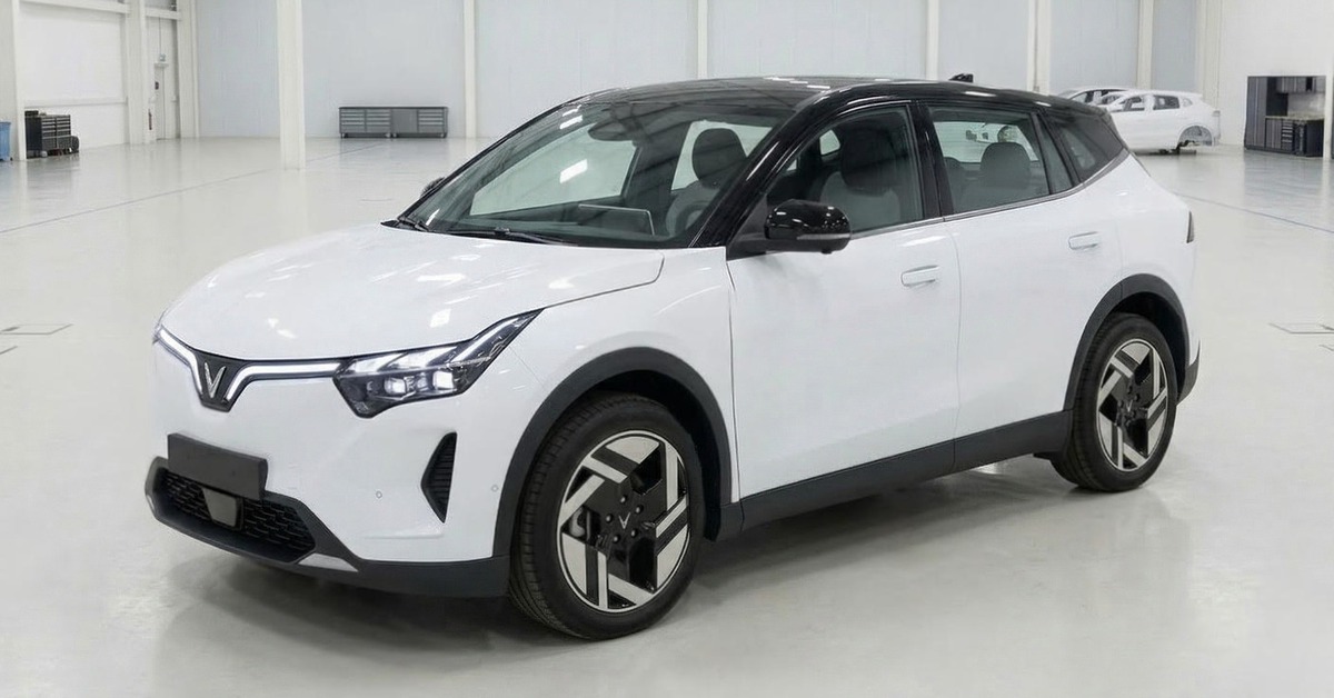 Rộ ảnh xe VinFast lạ đang thử nghiệm: Khả năng là VF 6 nâng cấp, có chi tiết như VF 8, VF MPV 7