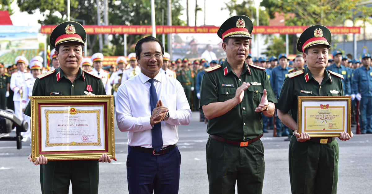 Chủ tịch UBND TP.HCM Nguyễn Văn Được: Nhiệm vụ quốc phòng ngày càng cao, cần sẵn sàng tránh bất ngờ
