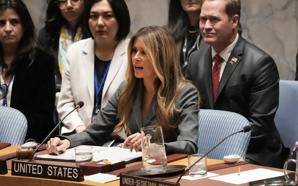 Tin tức thế giới 3-3: Bà Melania Trump chủ trì họp Hội đồng Bảo an; Giá dầu tăng cao