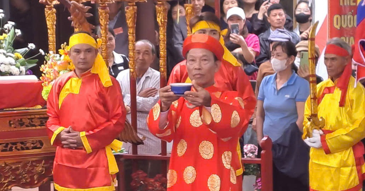 Đọc lời thề không tham nhũng trong Lễ hội Minh Thề