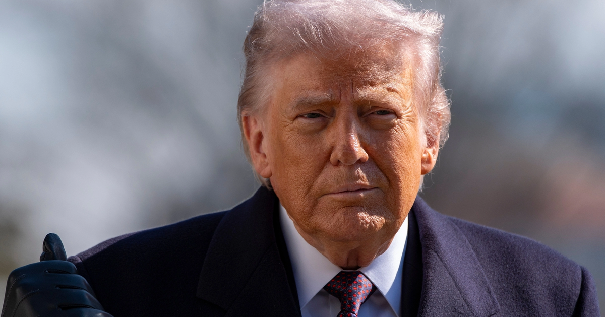 Ông Trump cảnh báo còn tấn công Iran 4 - 5 tuần và... dài hơn