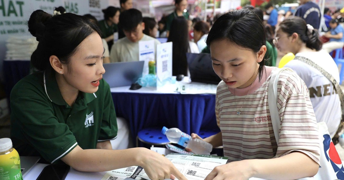 Tuyển sinh 2026 nhiều đổi mới, 600 gian tư vấn giải đáp 'nóng' ngày 8-3