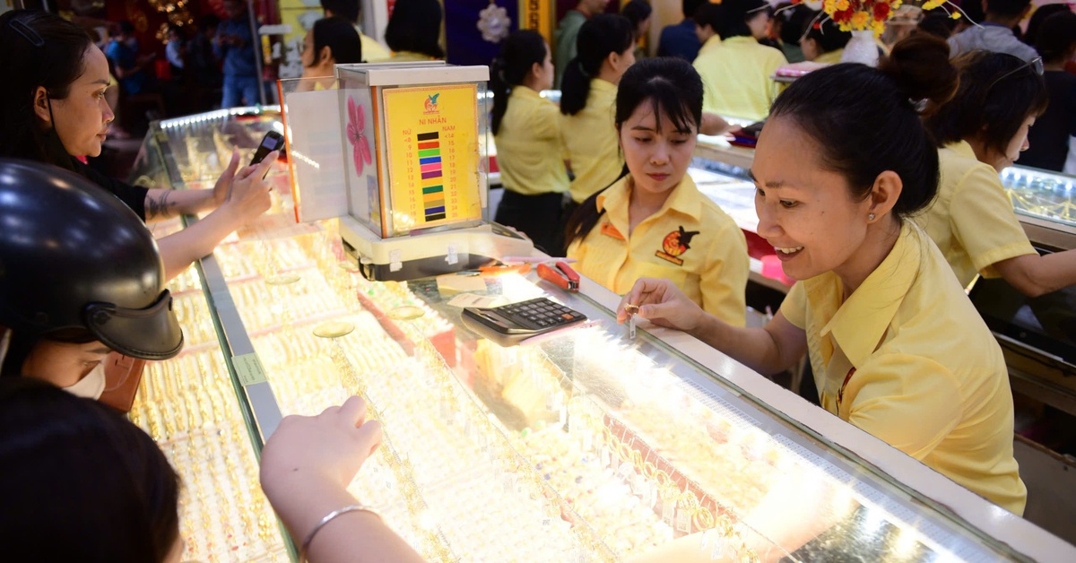 UOB nâng dự báo giá vàng lên 6.000 USD/ounce vào quý 1-2027