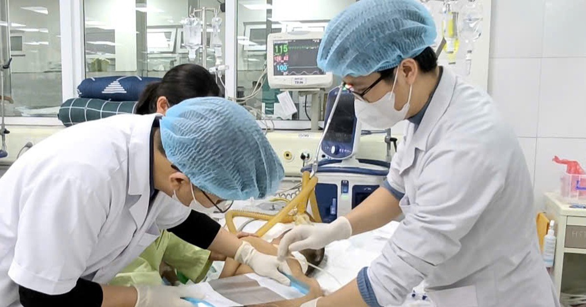 Từ nốt mụn nhỏ vùng mông, nam thanh niên 17 tuổi suy đa tạng nguy kịch