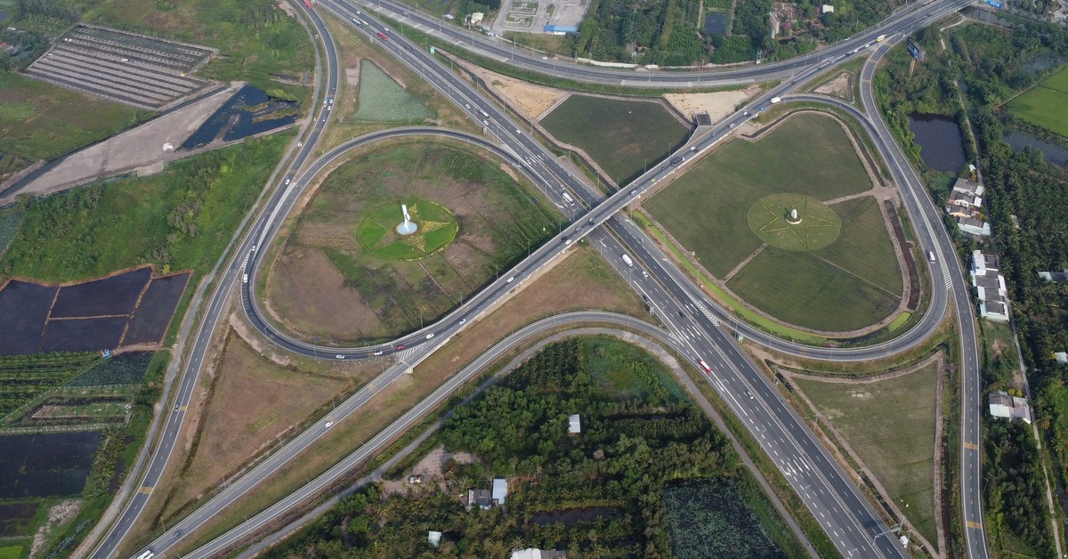 Bộ Xây dựng đề nghị Đồng Tháp hỗ trợ cát cho cao tốc TP.HCM - Trung Lương - Mỹ Thuận