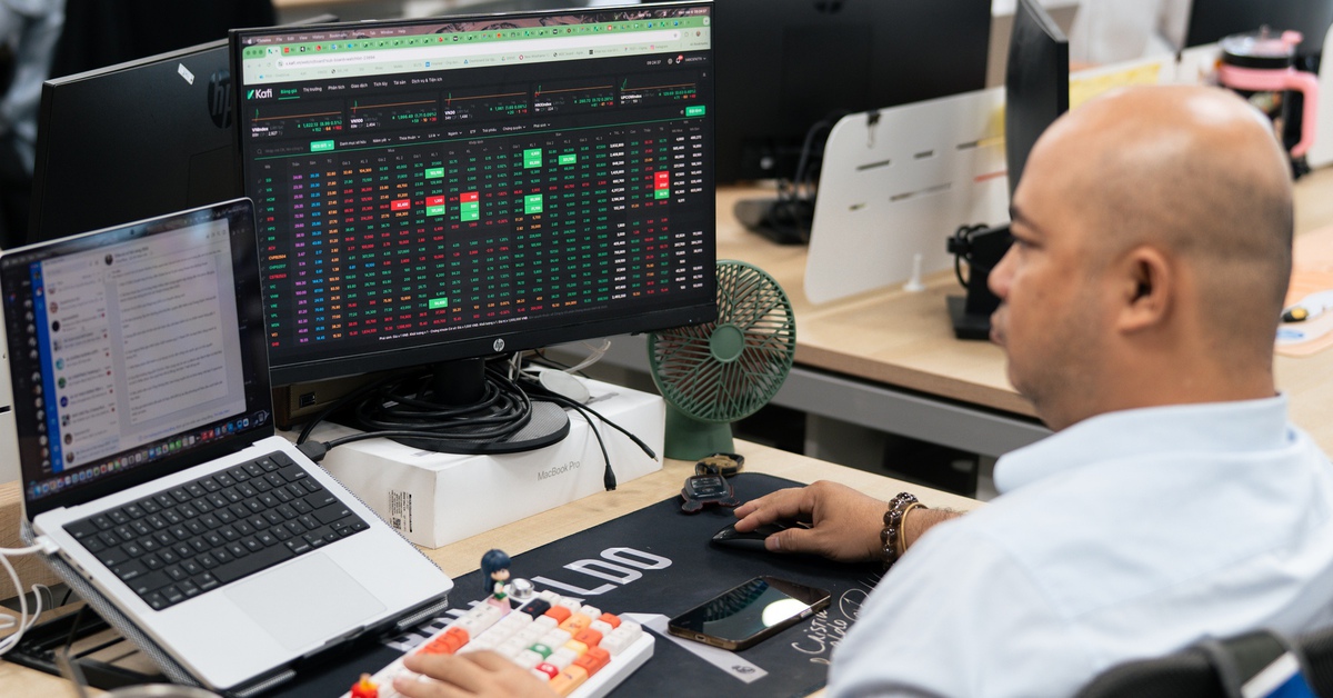 Chứng khoán 20-3: Giá xăng vượt 30.000 đồng/lít, thị trường sẽ phản ứng ra sao?