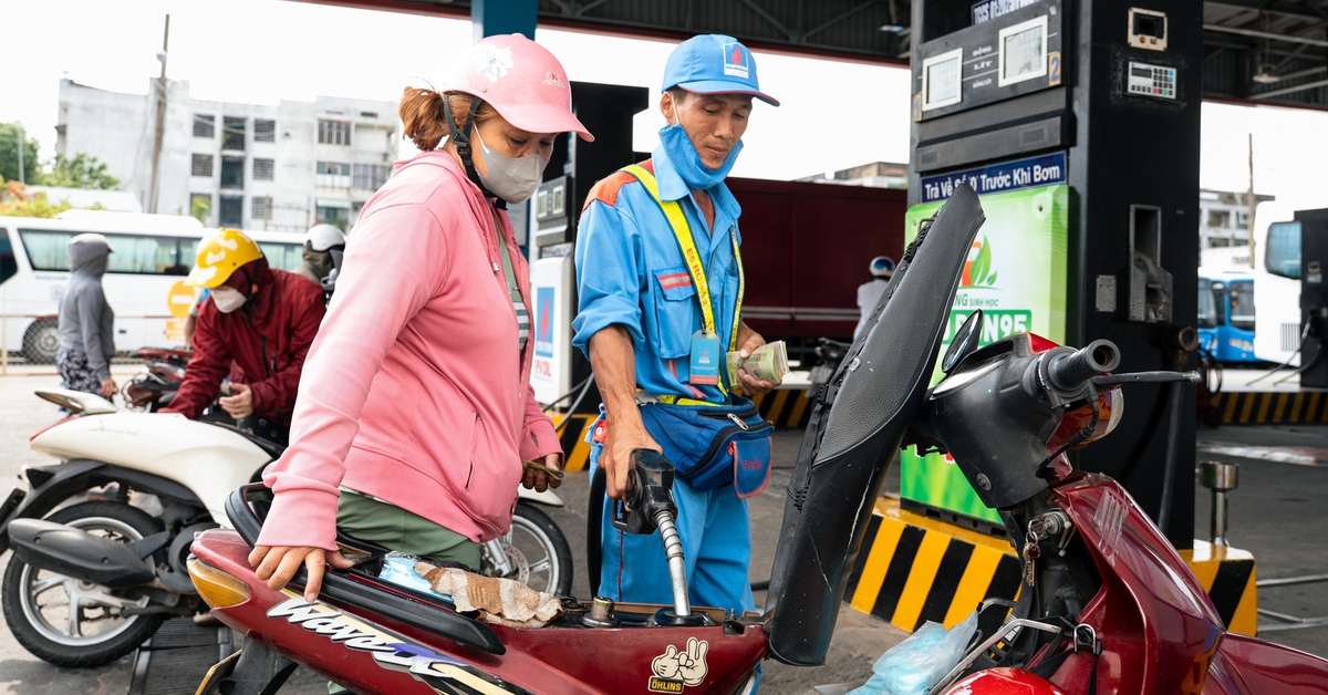 Không được lợi dụng biến động giá xăng, dầu để tăng giá vận tải bất hợp lý