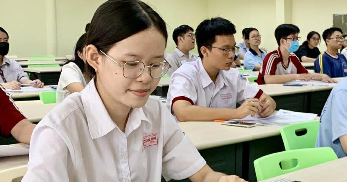 Kỳ thi đánh giá năng lực ĐH Quốc gia TP.HCM 2026: Cấu trúc giữ nguyên, lịch thi sớm, thí sinh lưu ý