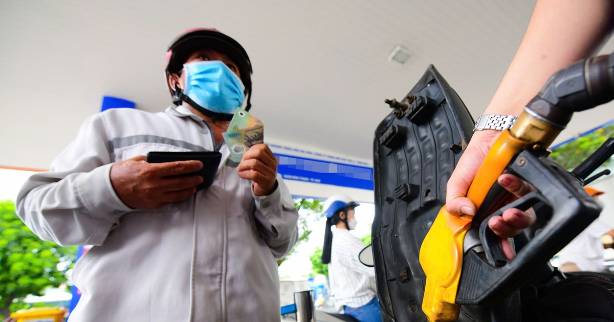 Quỹ bình ổn chi khoảng 3.000 tỉ đồng trong 10 ngày, vì sao giá xăng dầu vẫn tăng mạnh?