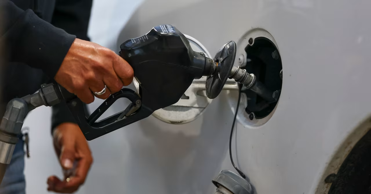 Giá dầu lên 112 USD/thùng, Mỹ tung loạt biện pháp hạ nhiệt