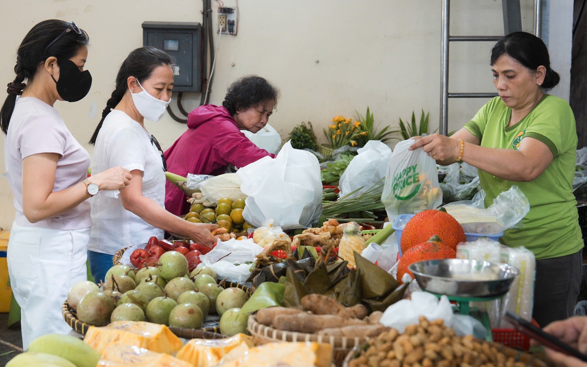 Đơn hàng dưới 50.000 đồng được xuất gộp hóa đơn: Tiện cho quản lý, khó cho tiểu thương?