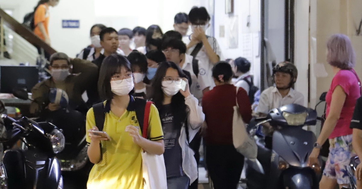 Dạy thêm, học thêm: Không thể mãi 'chữa phần ngọn'