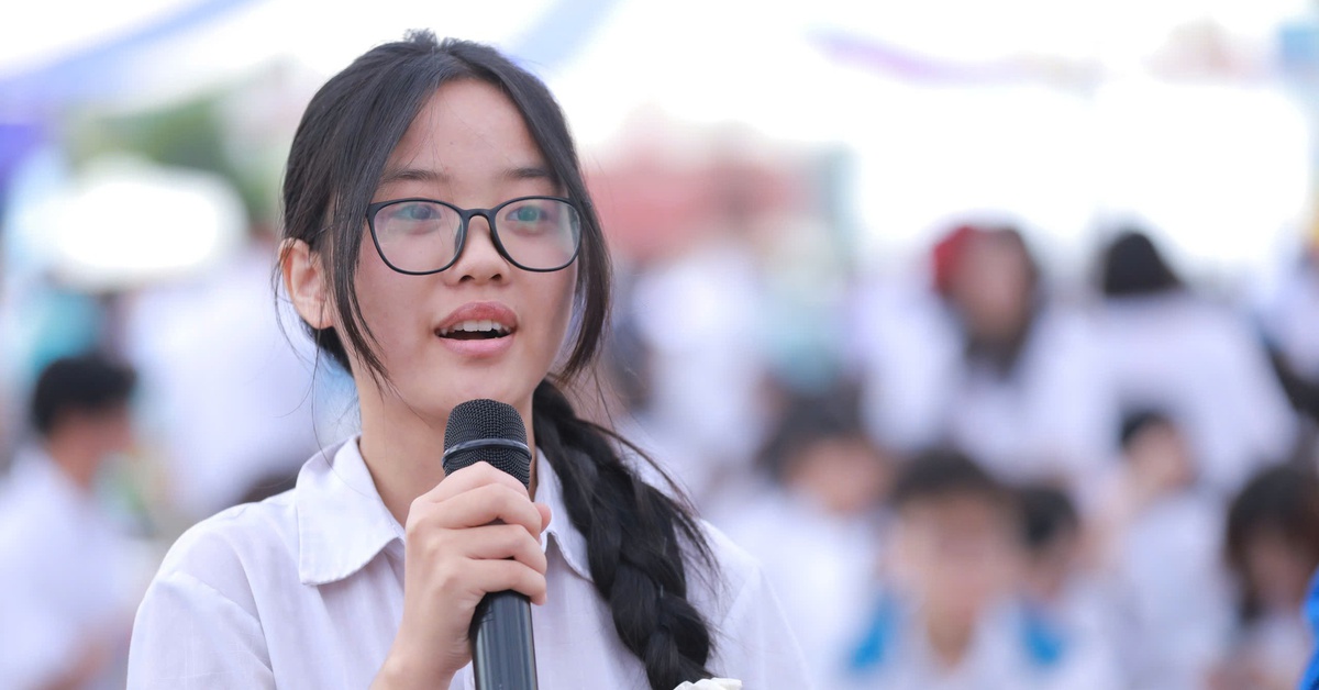 Học sinh Hải Phòng 'hỏi khó' chọn ngành: Học ứng dụng hay nghiên cứu, có bị AI cướp nghề?