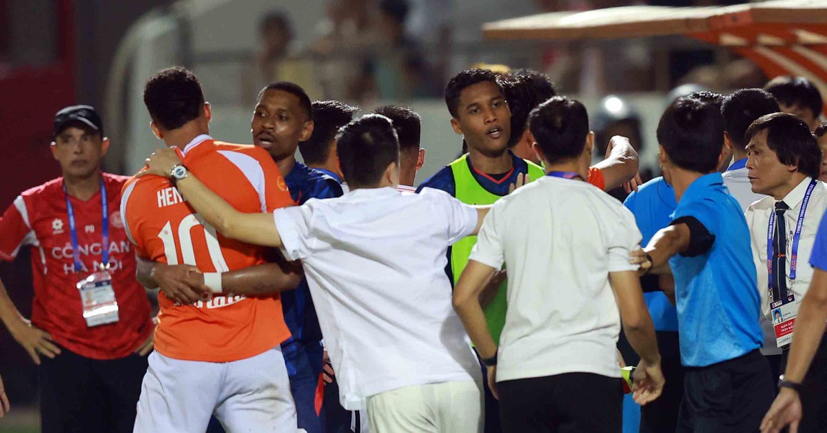 CLB Công An Hà Nội 'chật vật' ở sân Chi Lăng