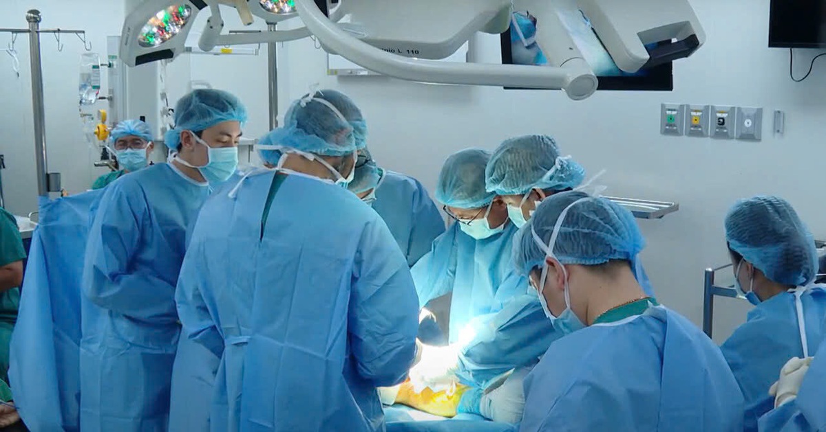 Bác sĩ cảnh báo 'đại dịch' ngồi nhiều làm trẻ hóa ca mắc bệnh lý cột sống