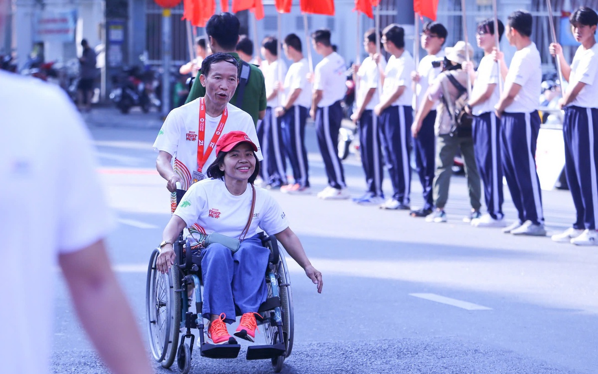 Hình ảnh đẹp từ Ngày chạy Olympic Vì sức khỏe toàn dân - Vì an ninh Tổ quốc tại TP.HCM