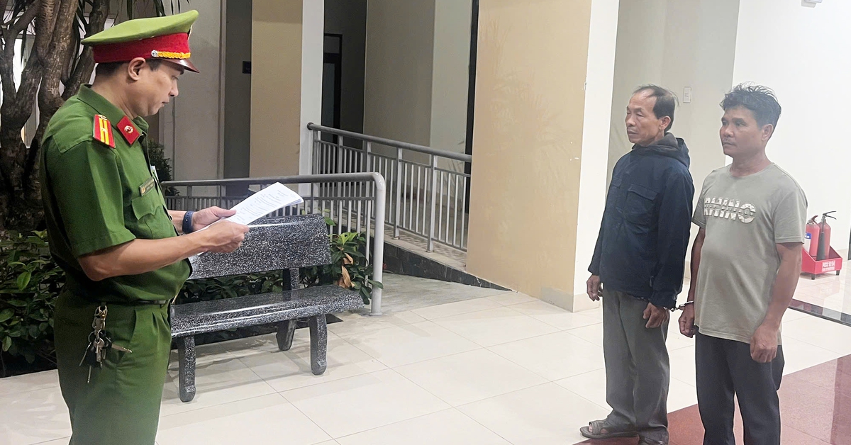 Tạm giữ 2 người đàn ông giở trò đồi bại với bé gái 13 tuổi