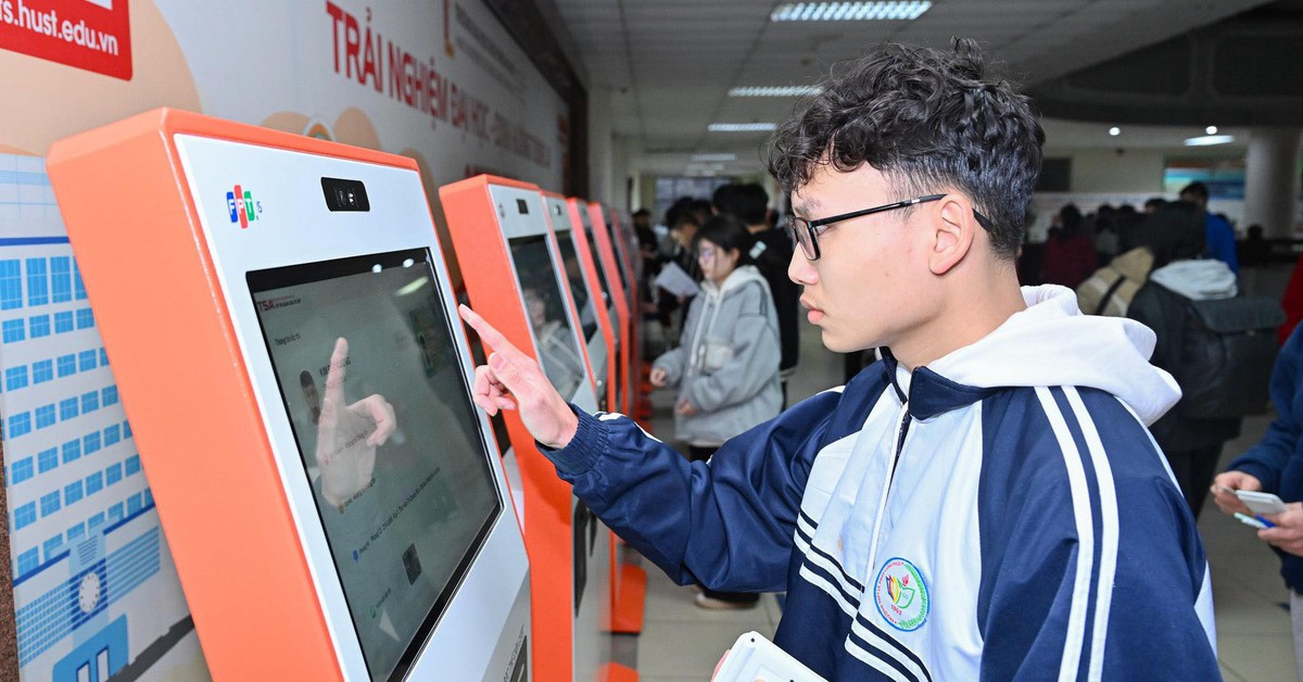 Thủ khoa thi đánh giá tư duy phá kỷ lục: Vì sao điểm số ấn tượng?