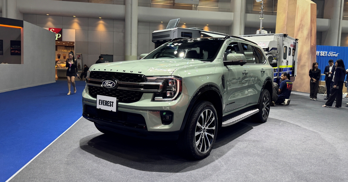 Chi tiết Ford Everest Platinum 2026: Dùng động cơ mới dễ áp dụng cho cả Việt Nam