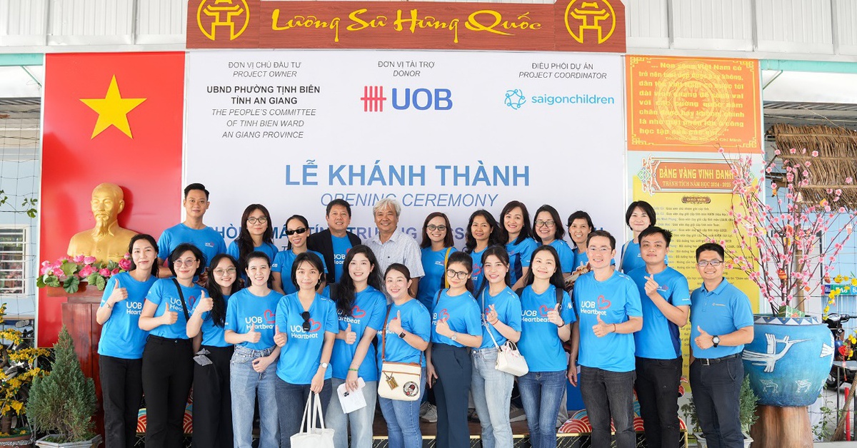 UOB Việt Nam tặng phòng máy vi tính cho học sinh vùng sâu An Giang