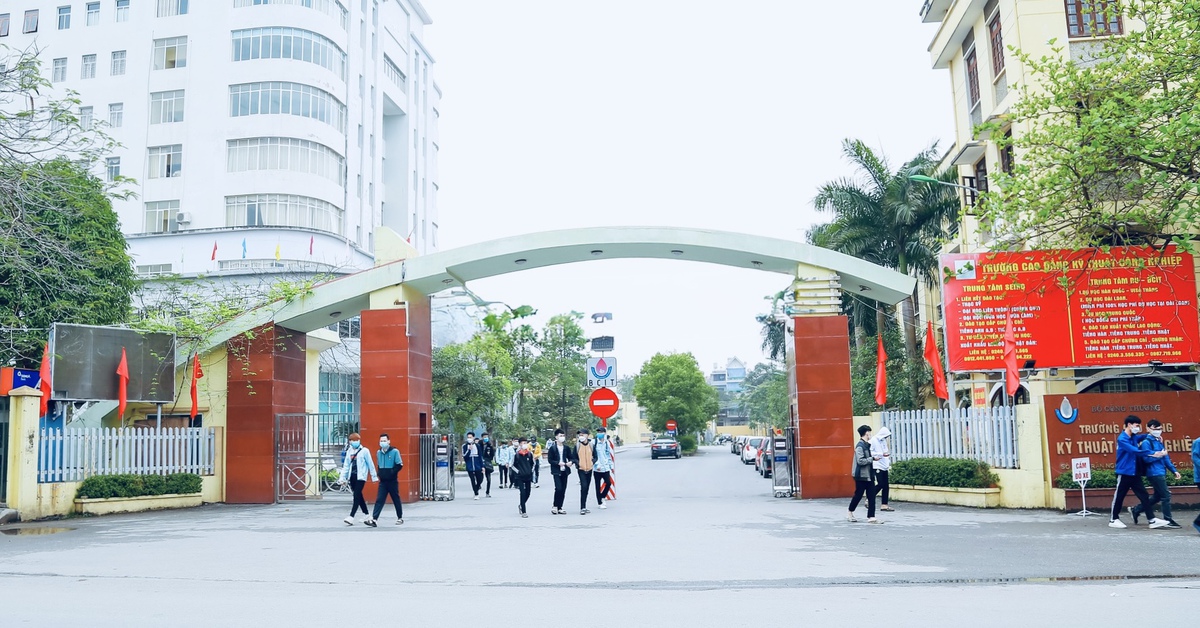 Sinh viên phản ánh đi thực tập bị ép tăng ca, nhà trường lên tiếng