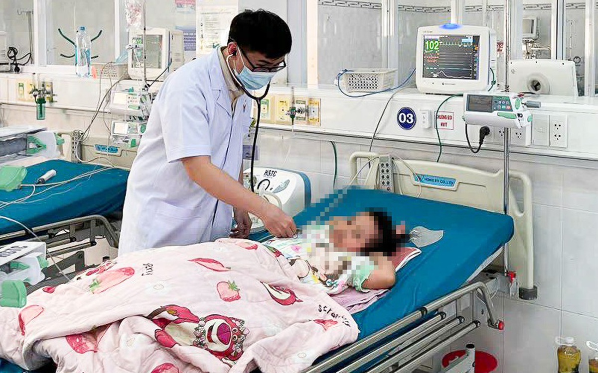 Lọc máu 53 giờ liên tục cứu sống bé gái bị ong đốt nguy kịch