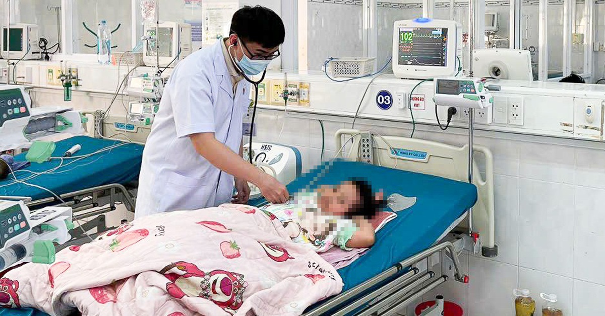 Lọc máu 53 giờ liên tục cứu sống bé gái bị ong đốt nguy kịch