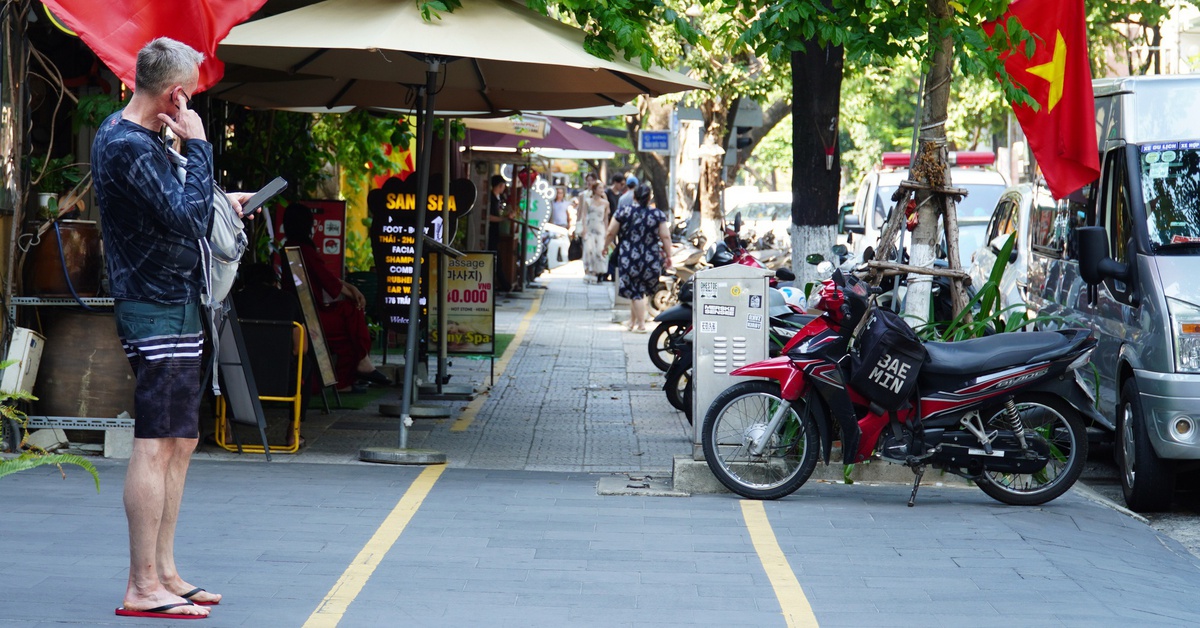 Vỉa hè Đà Nẵng trước giờ siết lệnh cấm buôn bán