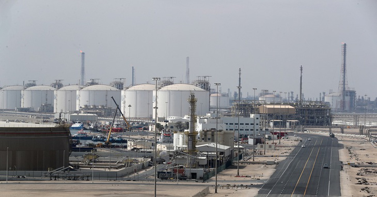 Đọc nhanh 24-3: Giá dầu rớt mạnh, chứng khoán Mỹ tăng hơn 630 điểm, hồi hộp VN-Index