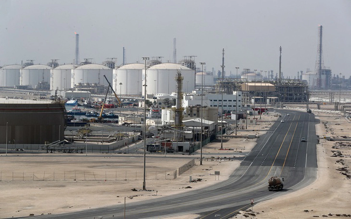 Đọc nhanh 24-3: Giá dầu rớt mạnh, chứng khoán Mỹ tăng hơn 630 điểm, hồi hộp VN-Index