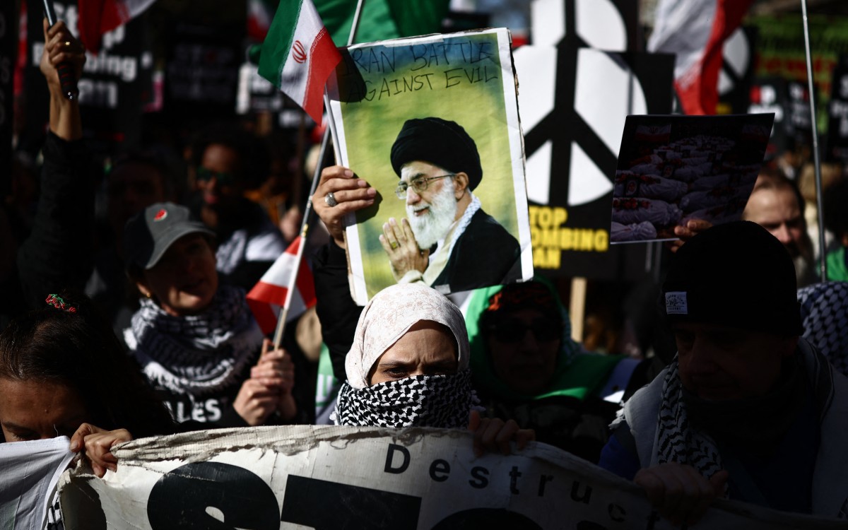 Những ai có thể đại diện Iran đàm phán với Mỹ?