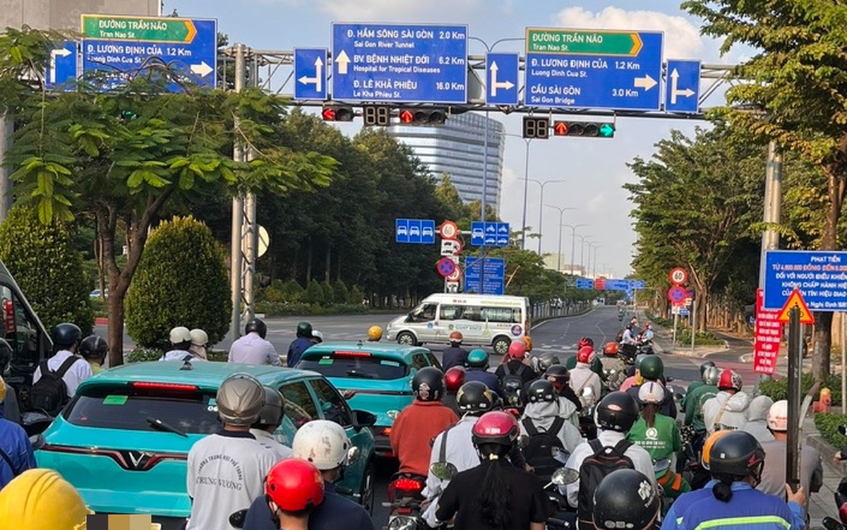 TP.HCM: Bất cập nhịp đèn tín hiệu tại nút giao Mai Chí Thọ - Trần Não