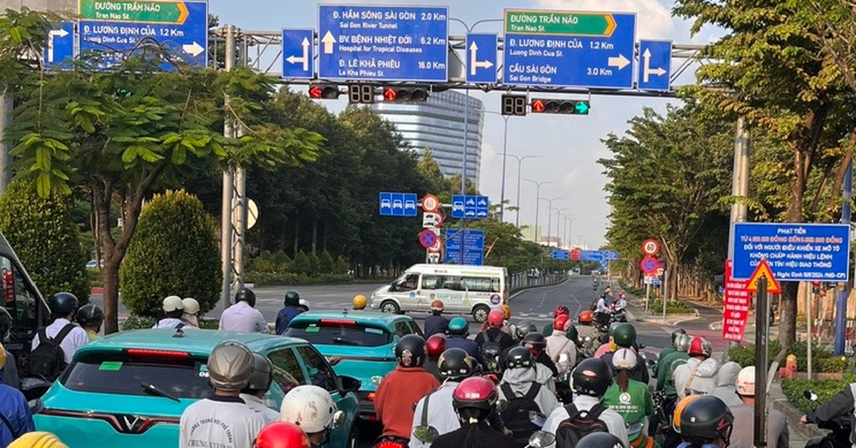 TP.HCM: Bất cập nhịp đèn tín hiệu tại nút giao Mai Chí Thọ - Trần Não