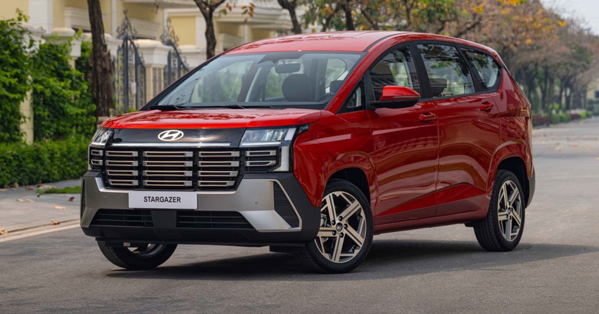 Hyundai Stargazer 2026 ra mắt Việt Nam: Giá từ 569 triệu, màn kép 10,25 inch, có ADAS đấu Xpander