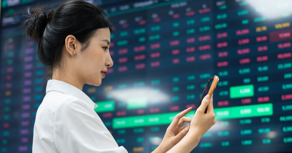 Cổ phiếu bất động sản đồng loạt tím trần, DGC bất ngờ 'được cứu'