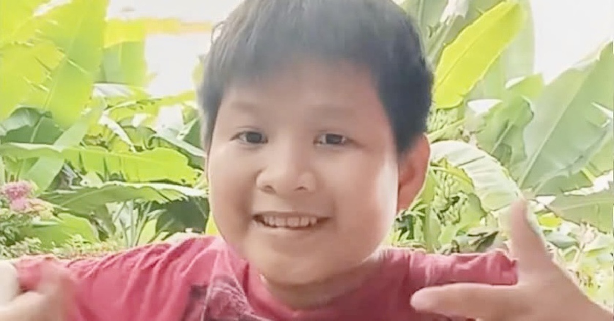 Danh tính cậu bé ‘Gửi 10 năm sau’ đang sốt mạng