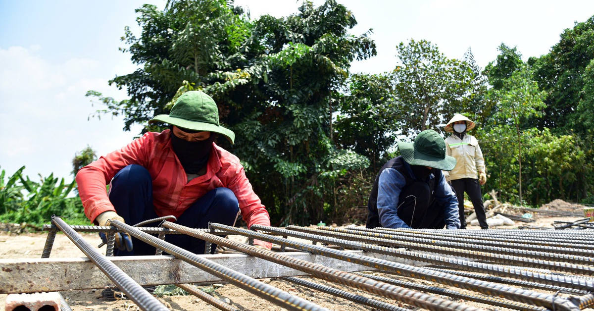 Người dân dự án Vành đai 2 TP.HCM tháo nhà, giao mặt bằng: Mong dự án nhanh đúng tiến độ