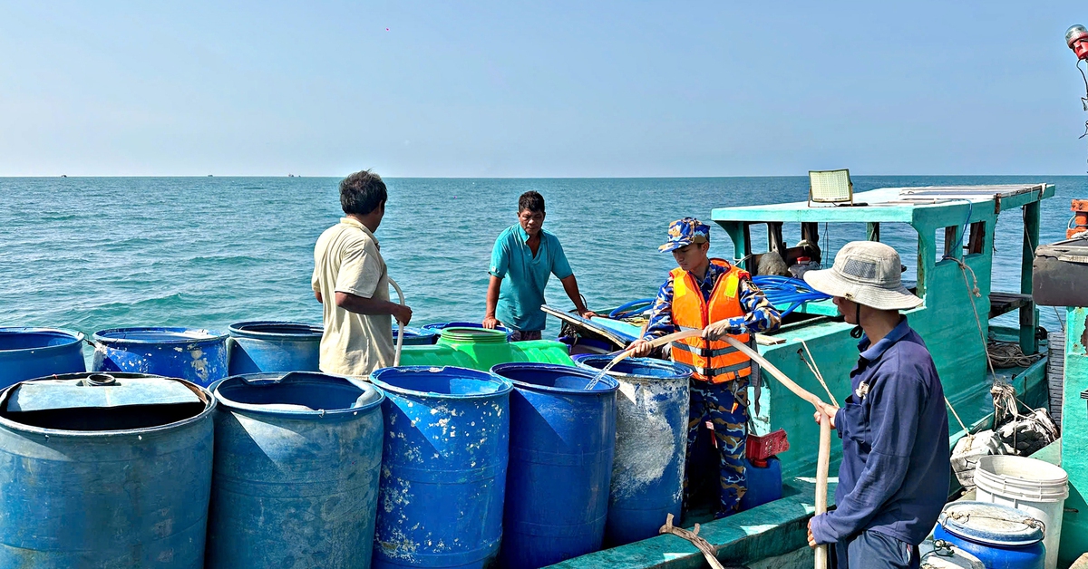Cấp 40.000 lít nước ngọt miễn phí cho đảo Hòn Chuối giữa mùa khô