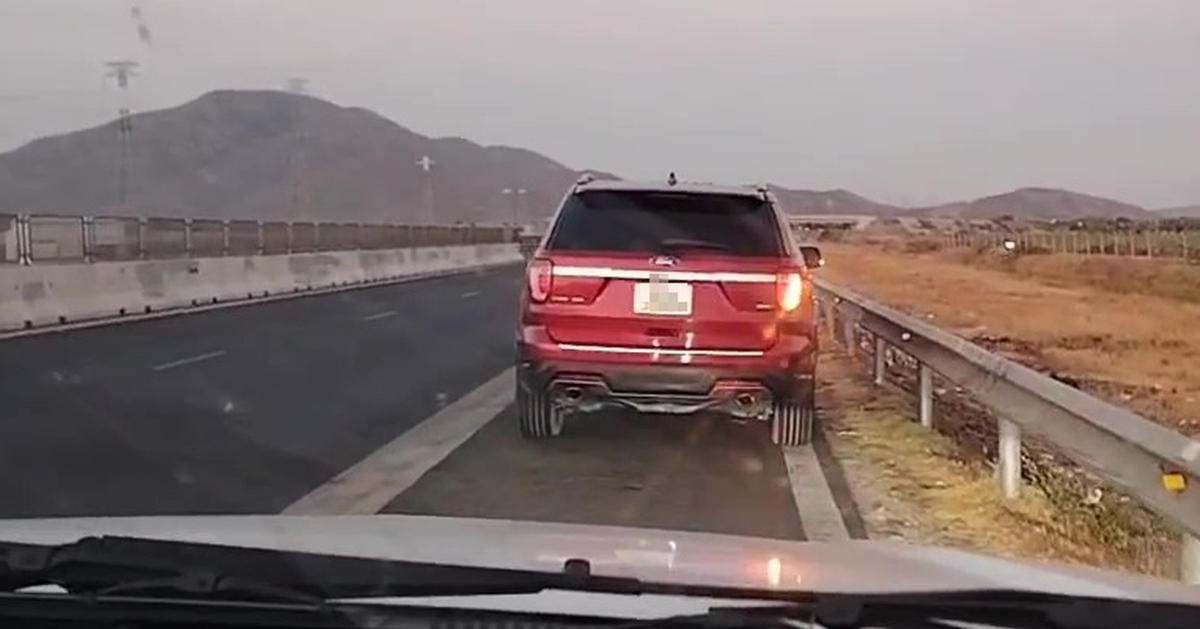 Kiểm tra tài xế dừng xe sai quy định trên cao tốc phát hiện thêm nhiều lỗi, phạt 77 triệu đồng