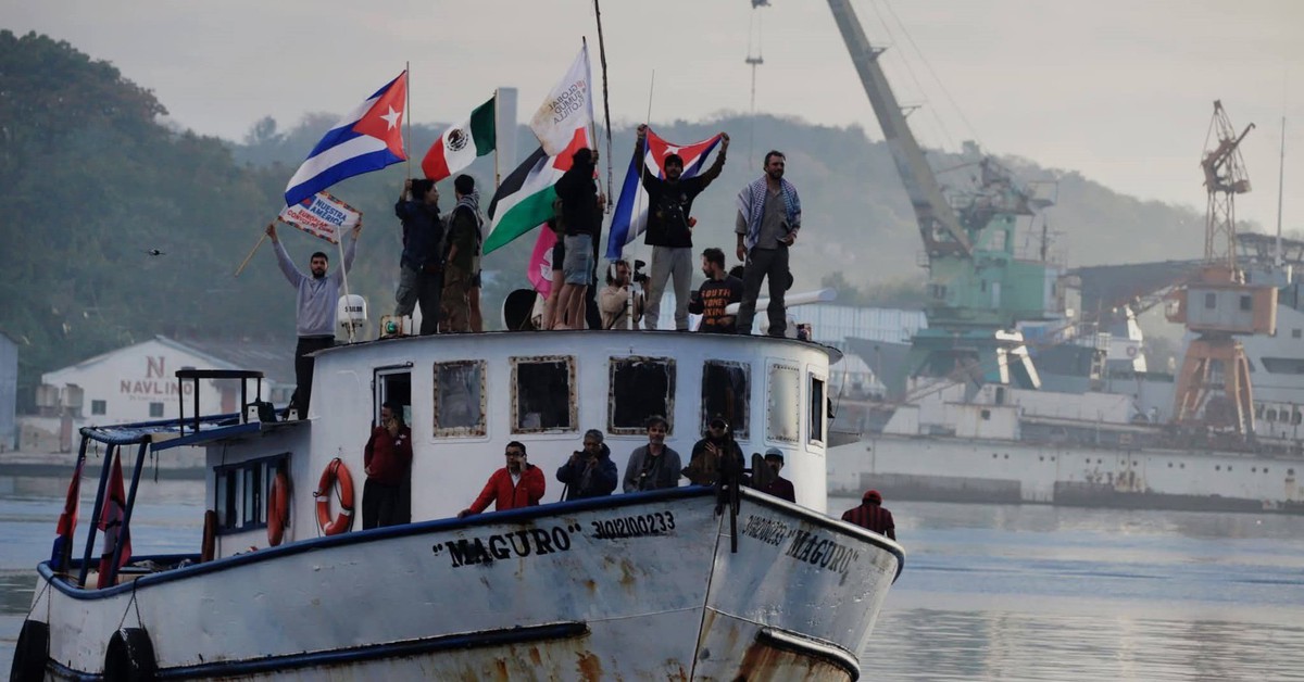 Hàng chục tấn hàng viện trợ cập cảng, Chủ tịch Cuba Díaz-Canel xúc động trước sự hỗ trợ của quốc tế