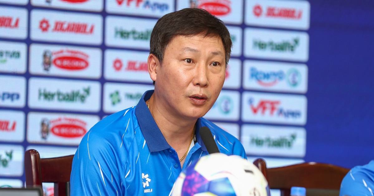 HLV Kim Sang Sik: Xuân Son, Hoàng Hên giúp tuyển Việt Nam có nhiều phương án tấn công